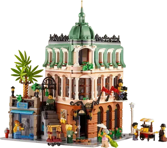 LEGO Boetiekhotel 10297 Creator Expert (€. 15,00 per week + €. 50,00 borg) LEGO ICONS @ 2TTOYS | Official LEGO shop😊🥰 LEGO €. 15.00