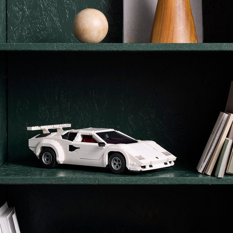 LEGO white Lamborghini Countach 5000 Quattrovalvole 10337 Icons (Pre-Order: 1-2025)