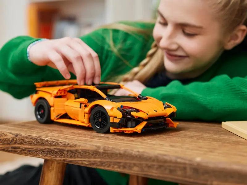 LEGO Lamborghini Huracán Tecnica 42196 Technic LEGO CREATOR @ 2TTOYS LEGO €. 49.99