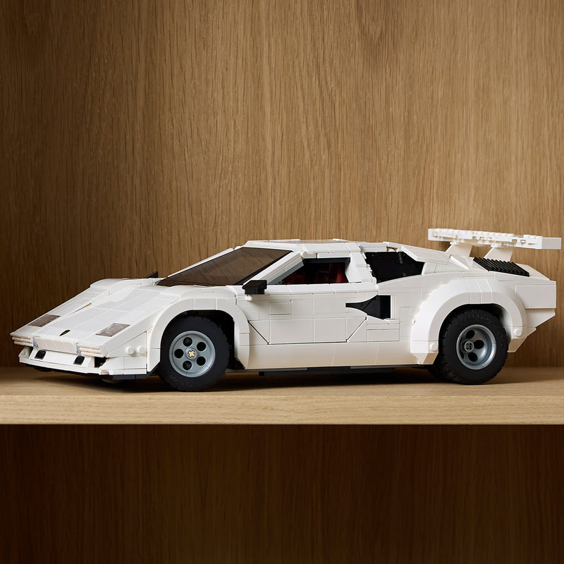 LEGO white Lamborghini Countach 5000 Quattrovalvole 10337 Icons (Pre-Order: 1-2025)