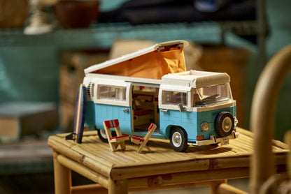 LEGO Volkswagen T2A Camper Van VW (2021) 10279 Creator Expert (€. 15,00 per week + €. 50,00 borg)