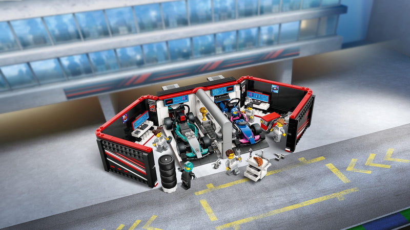 LEGO Pitbox met Mercedes AMG en Alpine F1 auto's 60444 City