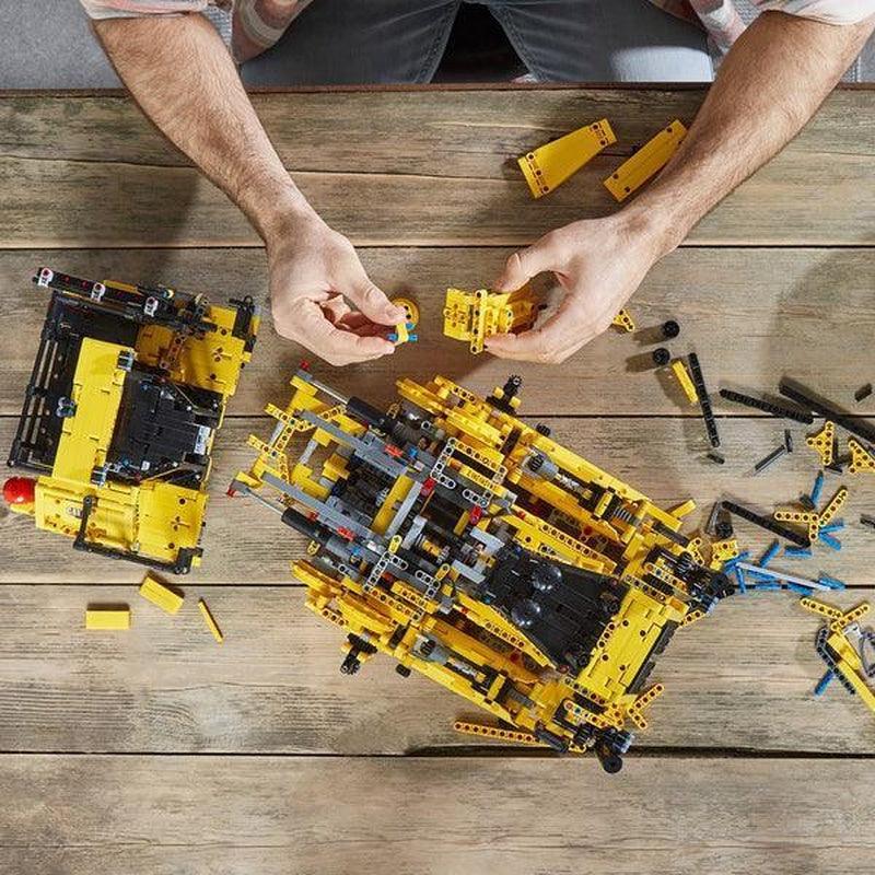 LEGO Caterpillar D11 Bulldozer met app-besturing 42131 Technic (USED) LEGO TECHNIC @ 2TTOYS | Official LEGO shop😊🥰 LEGO €. 499.99