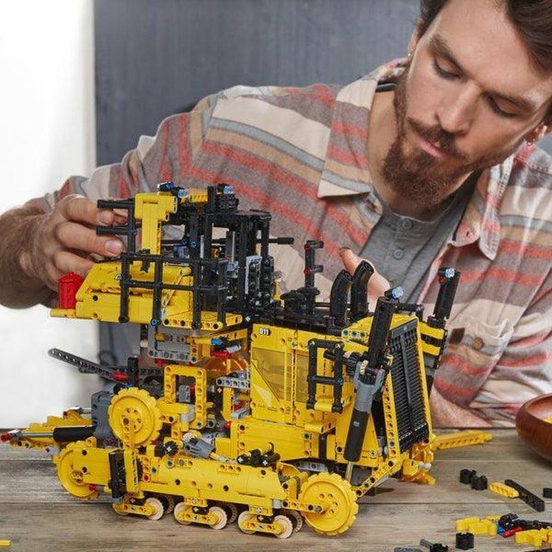 LEGO Caterpillar D11 Bulldozer met app-besturing 42131 Technic (USED) LEGO TECHNIC @ 2TTOYS | Official LEGO shop😊🥰 LEGO €. 499.99