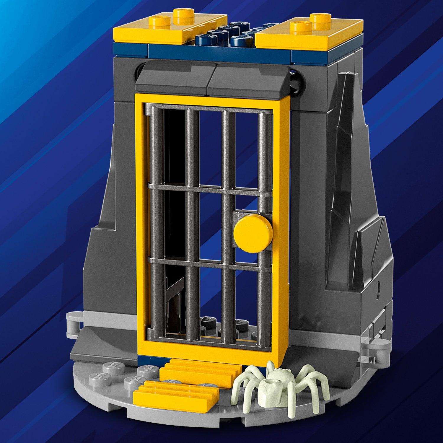 LEGO De Batcave™ met Batman™, Batgirl™ en The Joker! 76272 Superheroes LEGO BATMAN @ 2TTOYS LEGO €. 29.49