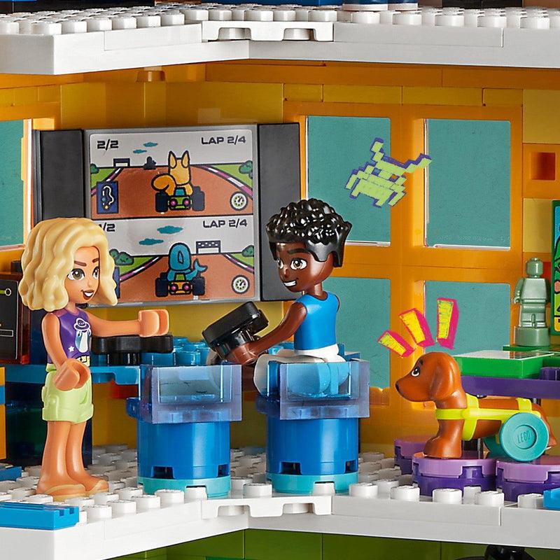 LEGO Het Heartlake City Buurt Centrum 41748 Friends LEGO FRIENDS @ 2TTOYS | Official LEGO shop😊🥰 LEGO €. 127.49