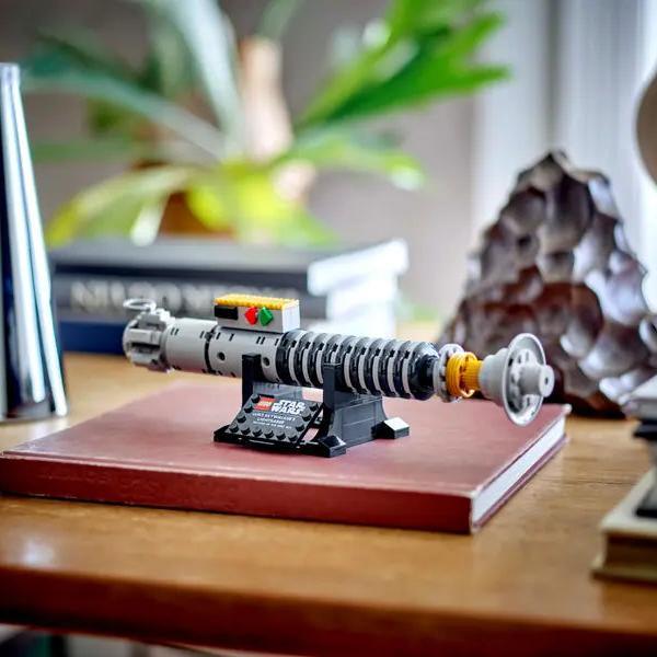 LEGO Luke Skywalker's Lightsaber 40730 StarWars LEGO Star Wars @ 2TTOYS | Official LEGO shop😊🥰 LEGO €. 24.99