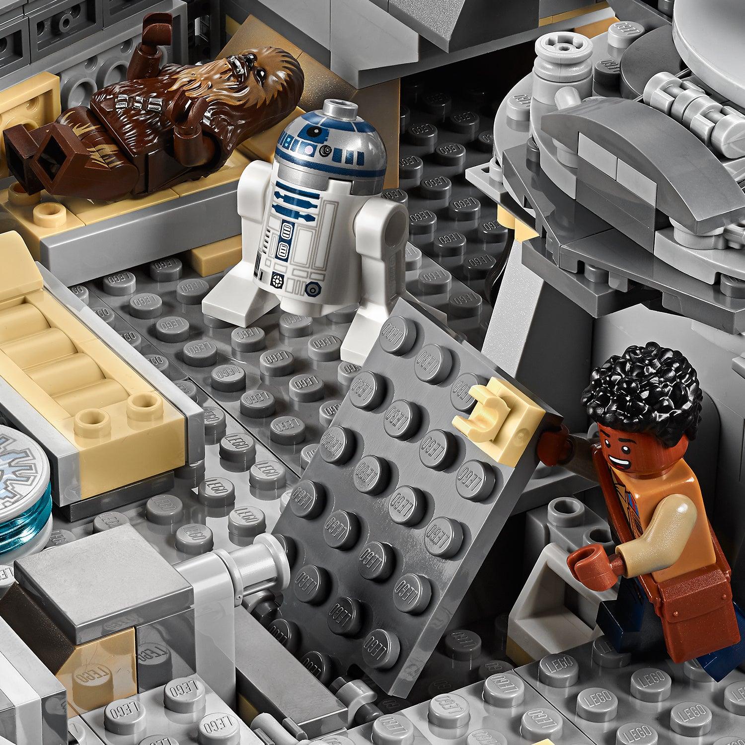 LEGO Millennium Falcon 2019: 1.351 delig 75257 StarWars UCS LEGO STARWARS @ 2TTOYS LEGO €. 144.99