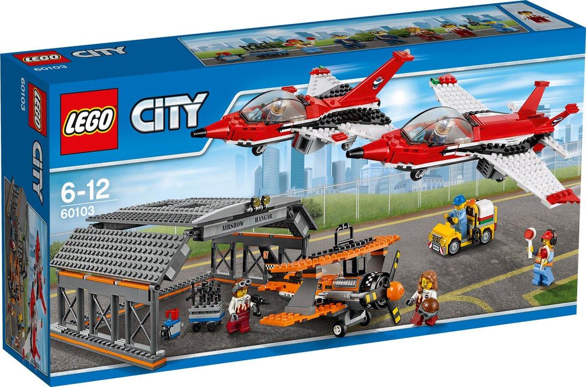 LEGO Vliegveld Luchtacrobatiek show 60103 City LEGO CITY @ 2TTOYS | Official LEGO shop😊🥰 LEGO €. 99.99