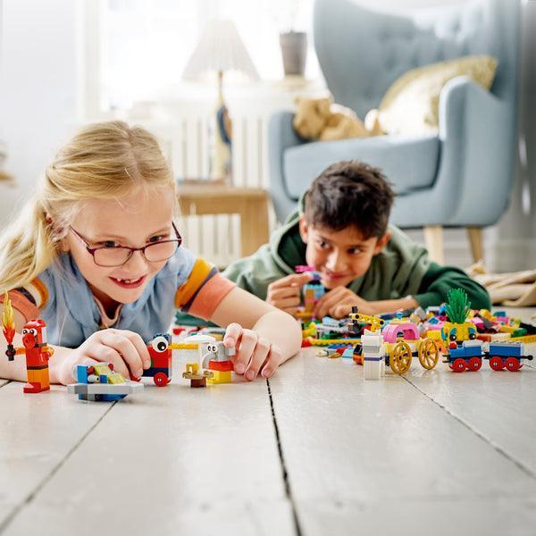 LEGO 90 jaar spelen 11021 Classic LEGO CLASSIC @ 2TTOYS LEGO €. 44.99