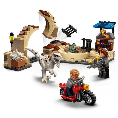 LEGO Atrociraptor dinosaurus motorachtervolging 76945 Jurassic World LEGO JURASSIC WORLD @ 2TTOYS LEGO €. 15.99