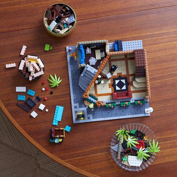 LEGO Boetiekhotel 10297 Creator Expert LEGO ICONS @ 2TTOYS LEGO €. 224.99