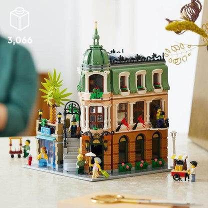 LEGO Boetiekhotel 10297 Creator Expert LEGO ICONS @ 2TTOYS LEGO €. 224.99