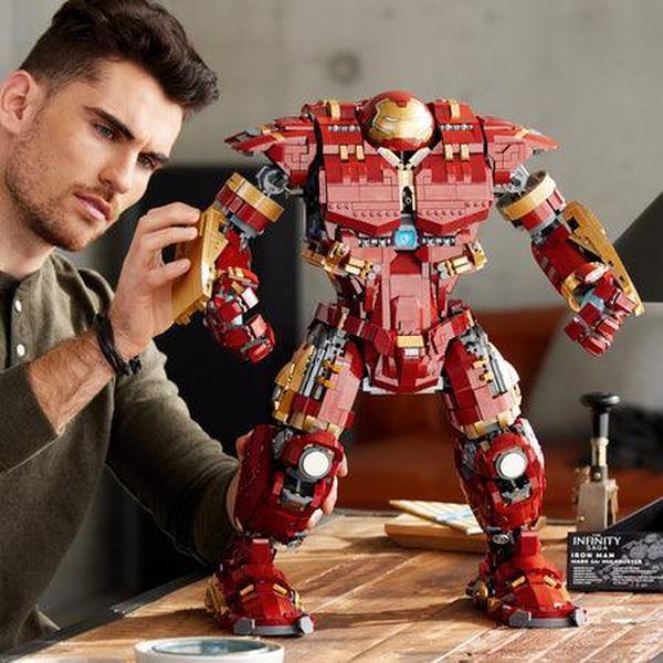 LEGO Hulkbuster 76210 Superheroes Bouwsets @ 2TTOYS | Official LEGO shop😊🥰 LEGO €. 499.99