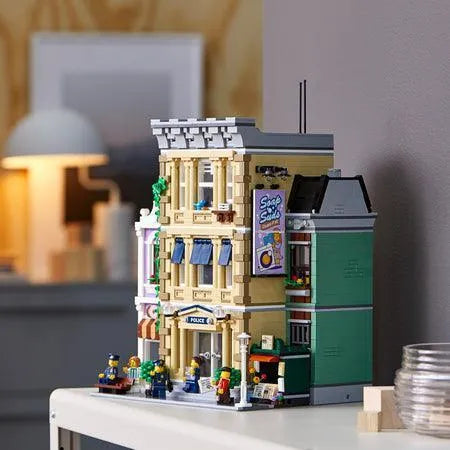 LEGO Modulair Politiebureau 10278 Creator Expert (USED) LEGO CREATOR EXPERT MODULAIR @ 2TTOYS | Official LEGO shop😊🥰 LEGO €. 209.99