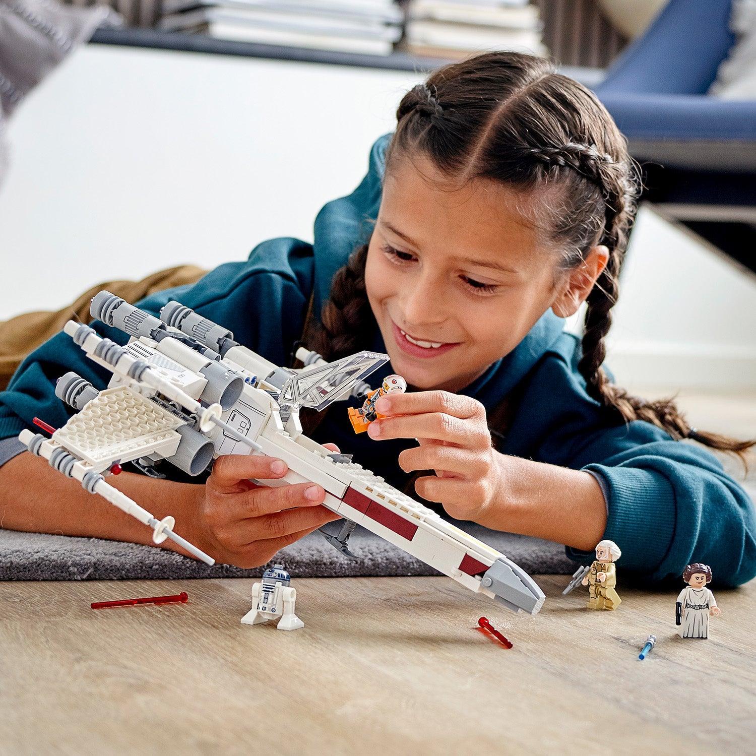 LEGO Skywalker’s X-Wing Fighter 75301 StarWars LEGO STARWARS @ 2TTOYS | Official LEGO shop😊🥰 LEGO €. 54.99