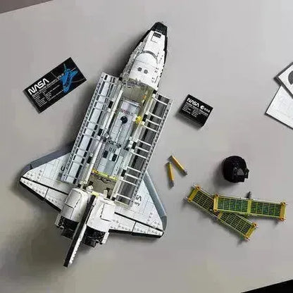 LEGO Space Shuttle Discovery 10283 Creator Expert LEGO CREATOR EXPERT @ 2TTOYS | Official LEGO shop😊🥰 LEGO €. 199.99