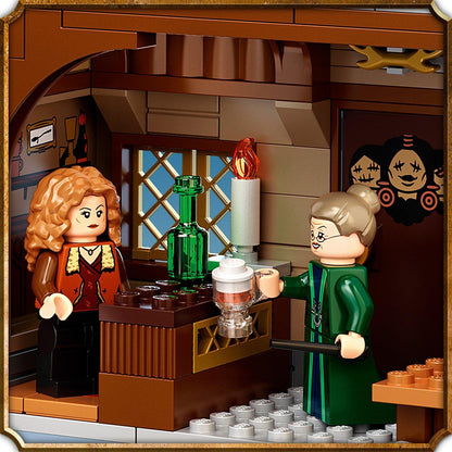 LEGO Zweinsveld Dorpsbezoek inclusief gouden Ron Wemel 76388 Harry Potter LEGO HARRY POTTER @ 2TTOYS | Official LEGO shop😊🥰 LEGO €. 99.99